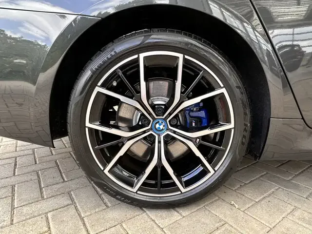 BMW 545