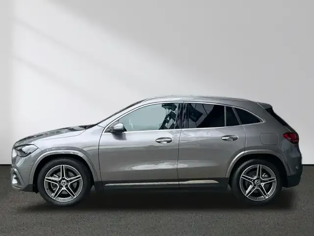 Mercedes-Benz GLA 220