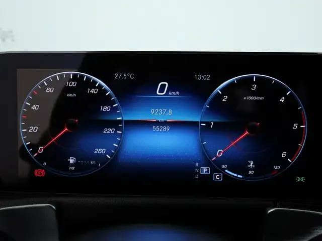 Mercedes-Benz GLB 220