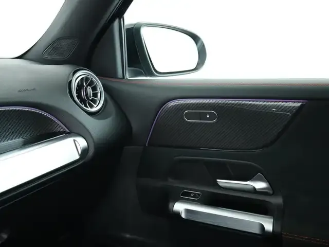 Mercedes-Benz GLB 220