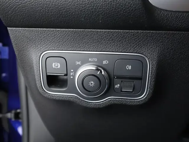 Mercedes-Benz GLB 220