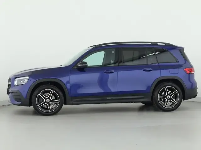 Mercedes-Benz GLB 220