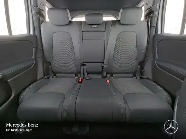 Mercedes-Benz EQB 300