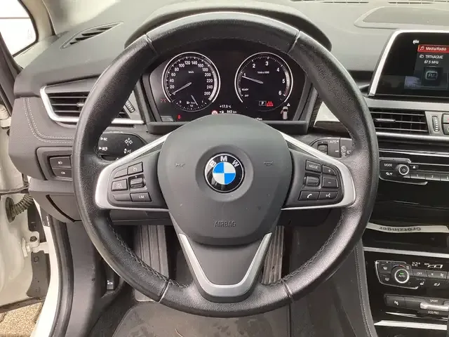 BMW 220