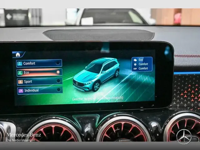 Mercedes-Benz EQB 300