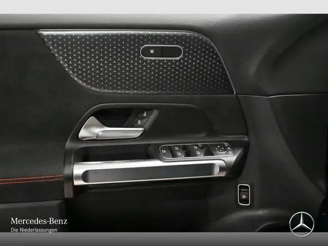 Mercedes-Benz EQB 300