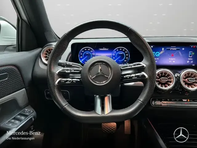 Mercedes-Benz EQB 300