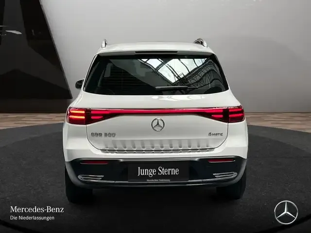 Mercedes-Benz EQB 300