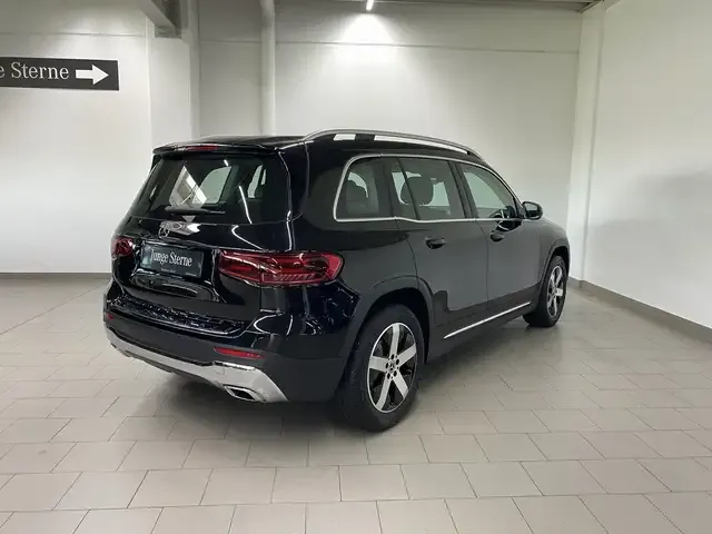 Mercedes-Benz GLB 180