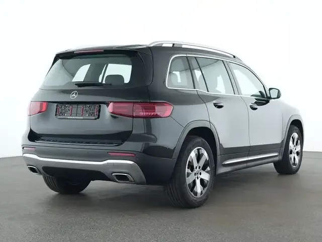 Mercedes-Benz GLB 180