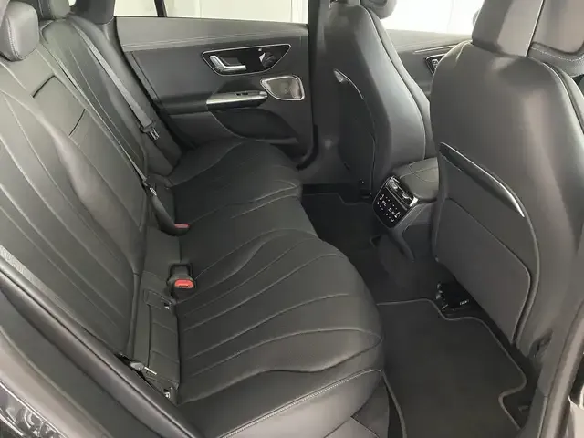 Mercedes-Benz EQE 300