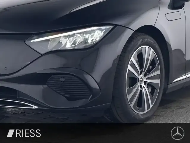 Mercedes-Benz EQE 300