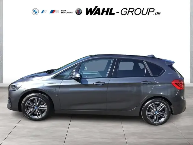 BMW 225