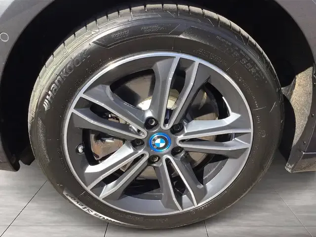 BMW 225