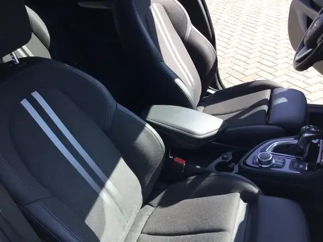 BMW 225