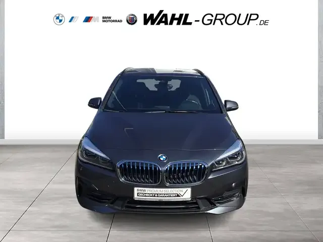 BMW 225