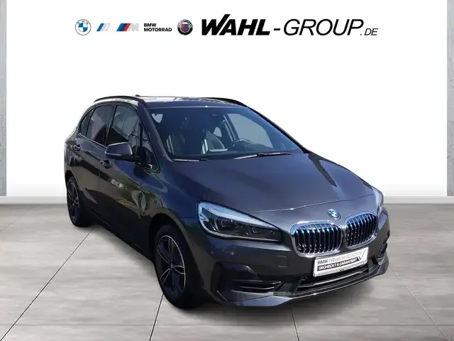BMW 225