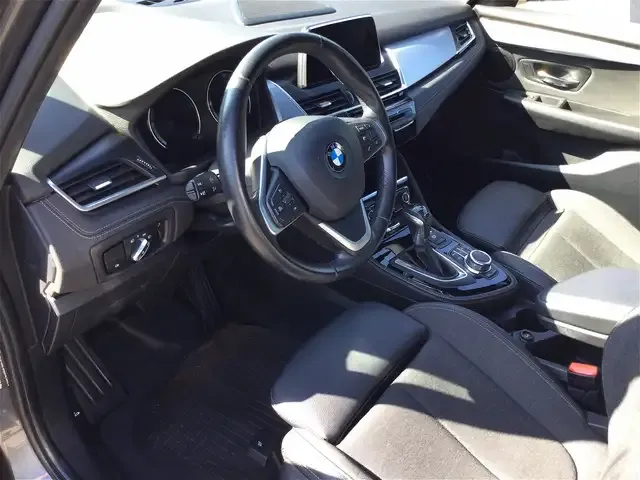 BMW 225