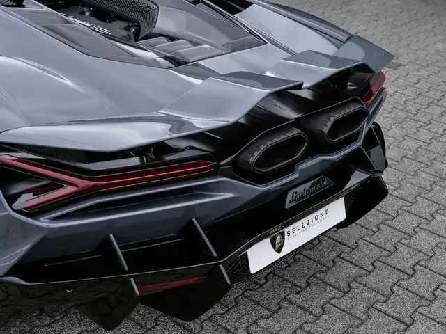 Lamborghini Revuelto