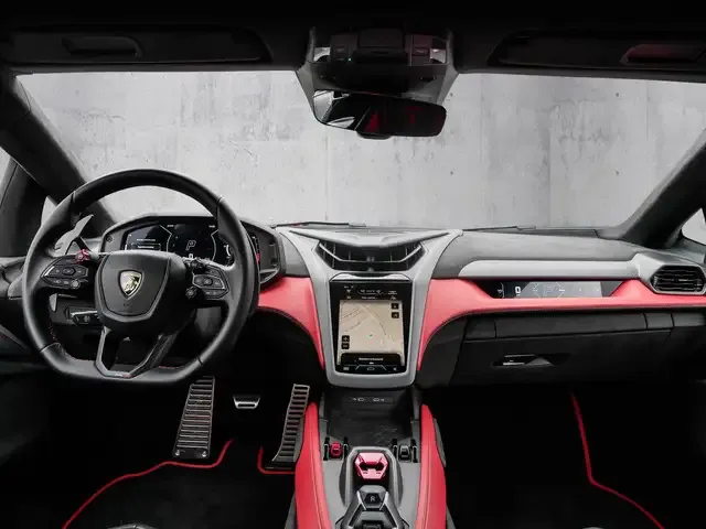 Lamborghini Revuelto