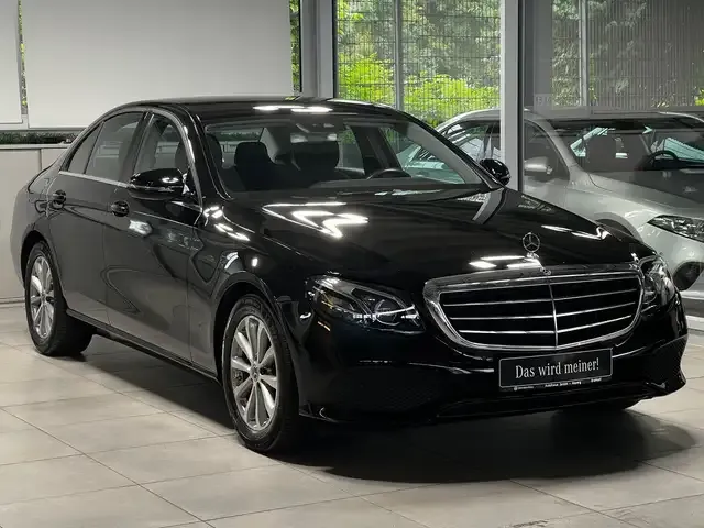 Mercedes-Benz E 220