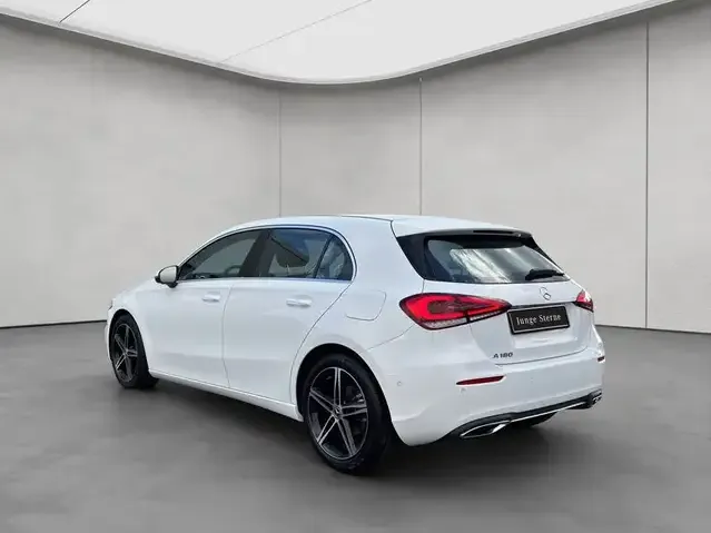 Mercedes-Benz A 180