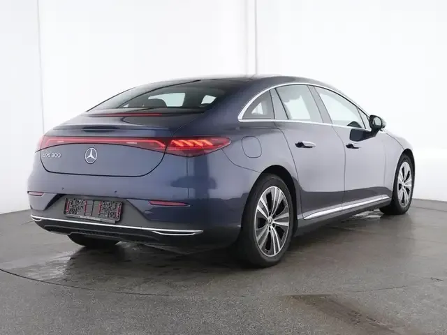 Mercedes-Benz EQE 300