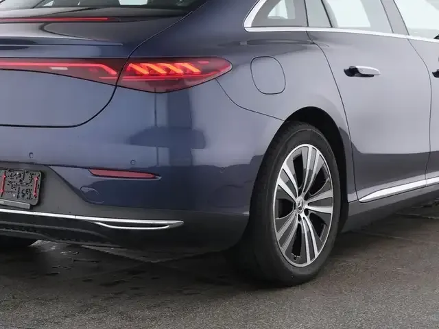 Mercedes-Benz EQE 300