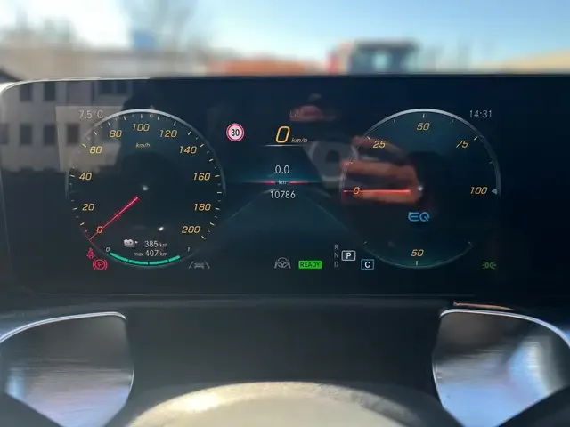 Mercedes-Benz EQB 250