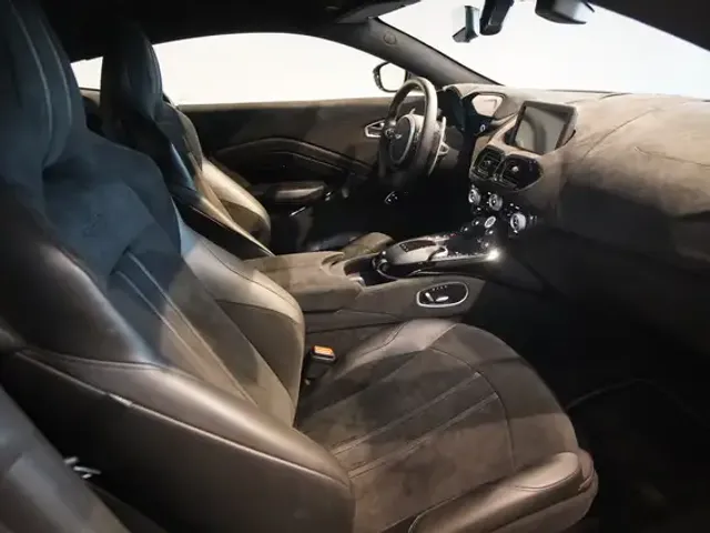 Aston Martin Vantage