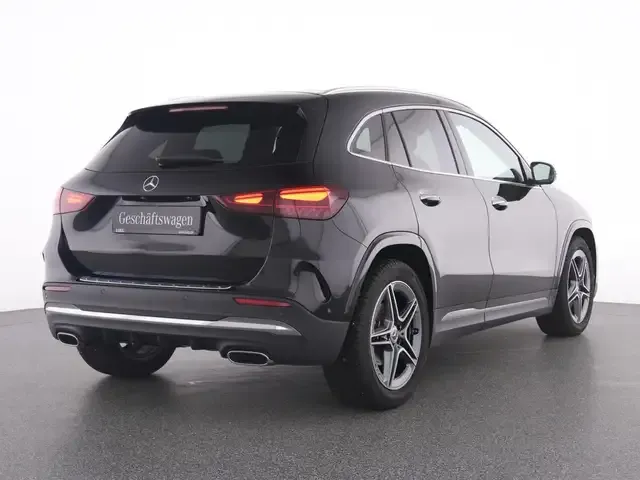 Mercedes-Benz GLA 180