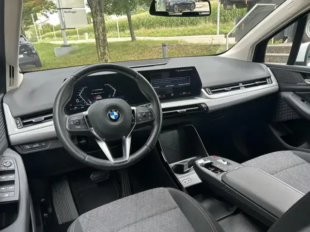 BMW 218