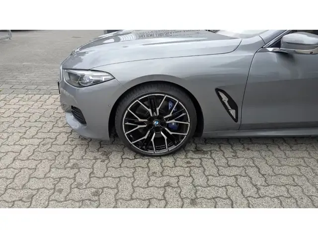 BMW 840