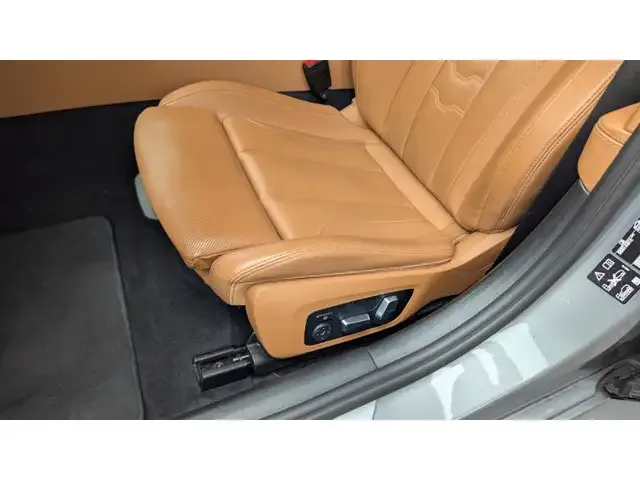 BMW 840