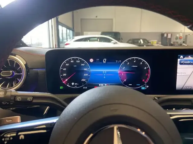 Mercedes-Benz CLA 180