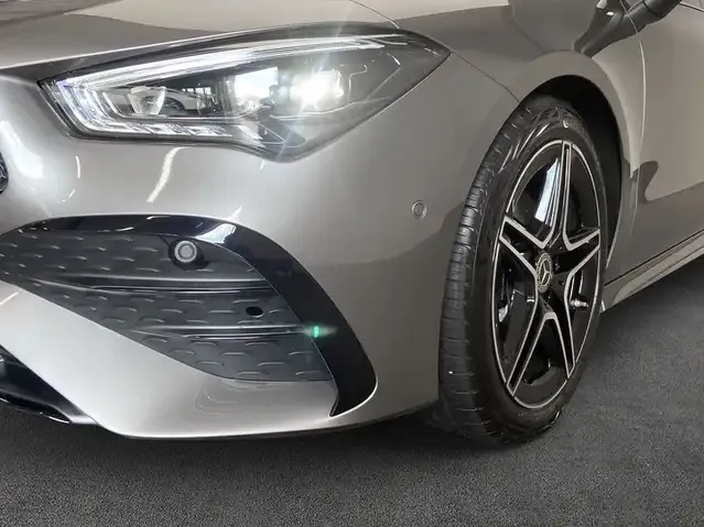 Mercedes-Benz CLA 180