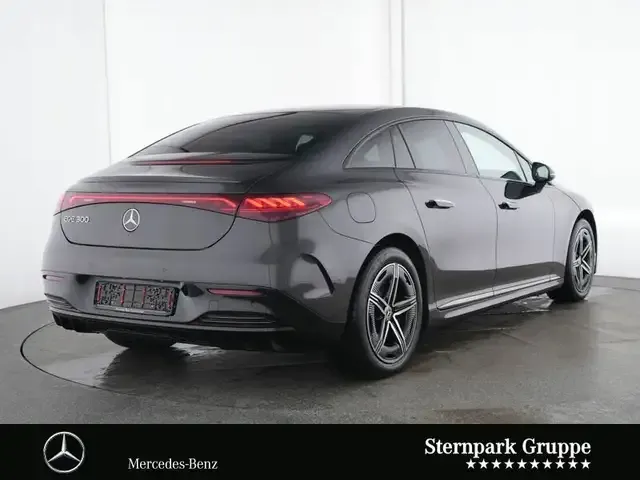 Mercedes-Benz EQE 300