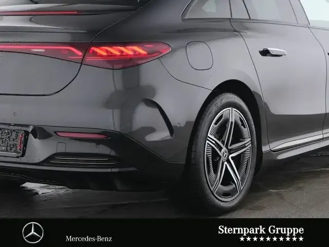 Mercedes-Benz EQE 300