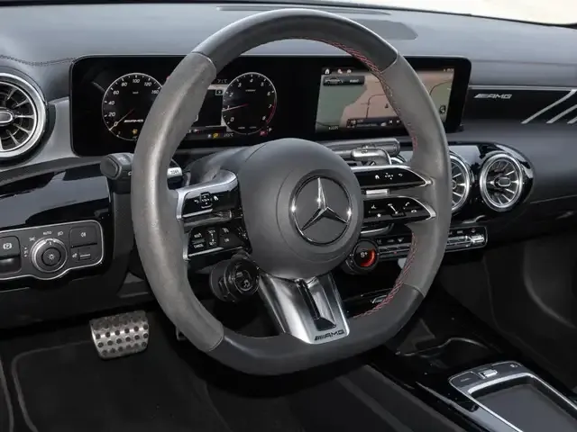 Mercedes-Benz CLA 35 AMG