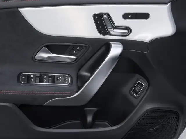 Mercedes-Benz CLA 35 AMG