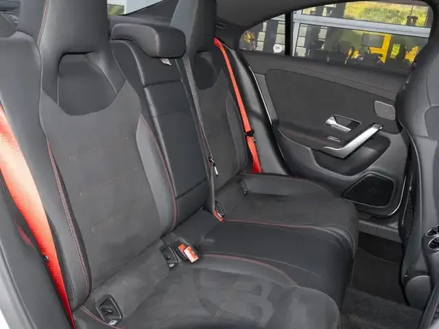 Mercedes-Benz CLA 35 AMG
