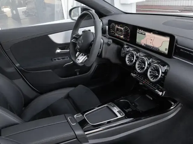 Mercedes-Benz CLA 35 AMG