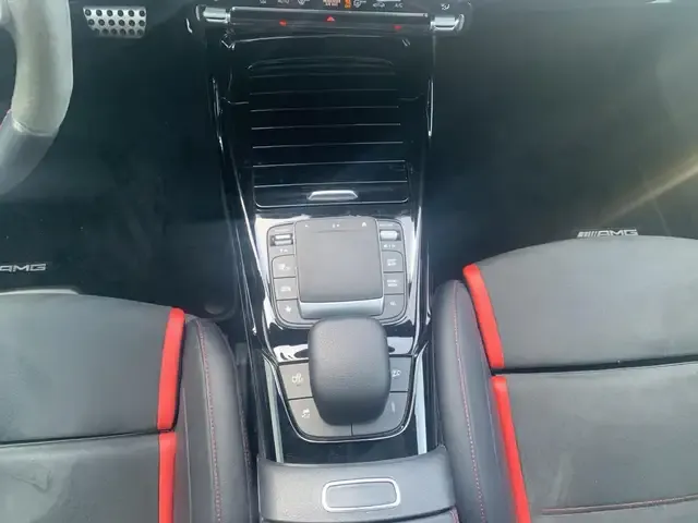 Mercedes-Benz A 45 AMG