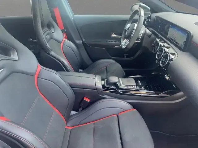 Mercedes-Benz A 45 AMG