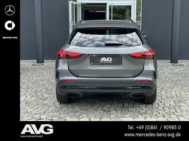 Mercedes-Benz GLA 200