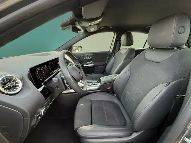 Mercedes-Benz GLA 220