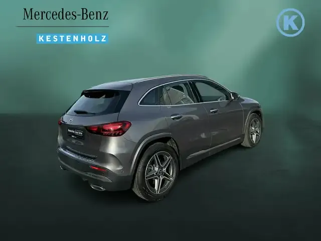 Mercedes-Benz GLA 220