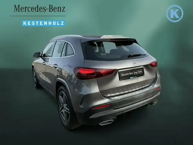 Mercedes-Benz GLA 220