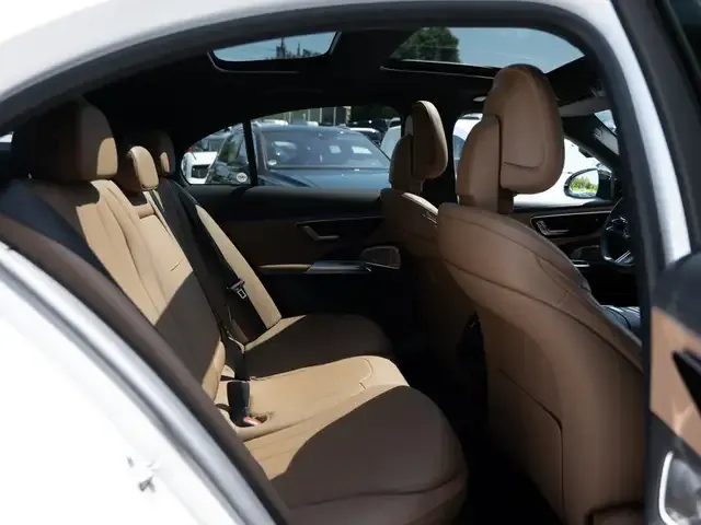 Mercedes-Benz E 200