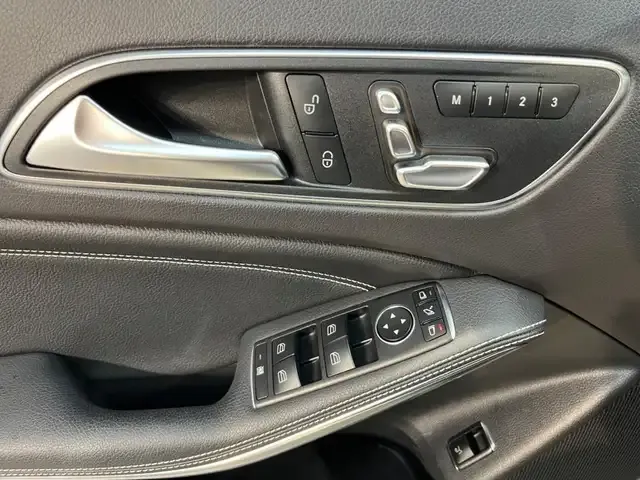 Mercedes-Benz GLA 220